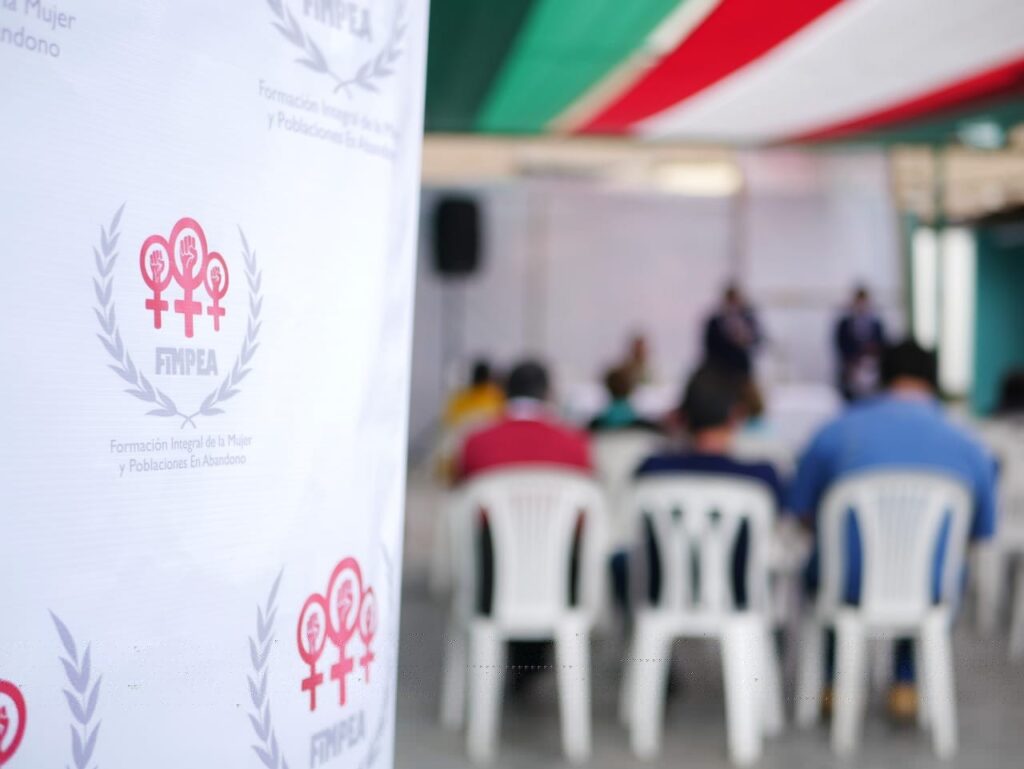 Capacitaciones en materias legales y desarrollo integral del individuo en los colegios y universidades del Perú.